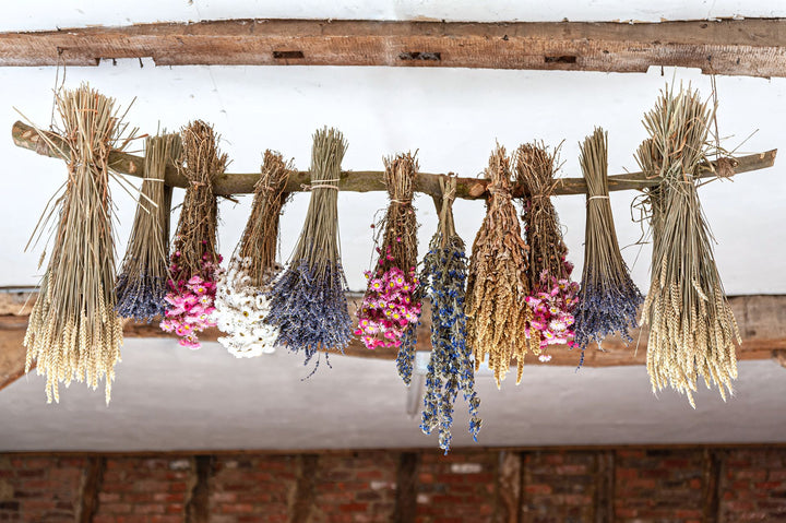 Ontdek hoe je eenvoudig bloemen kunt drogen voor creatieve decoraties!